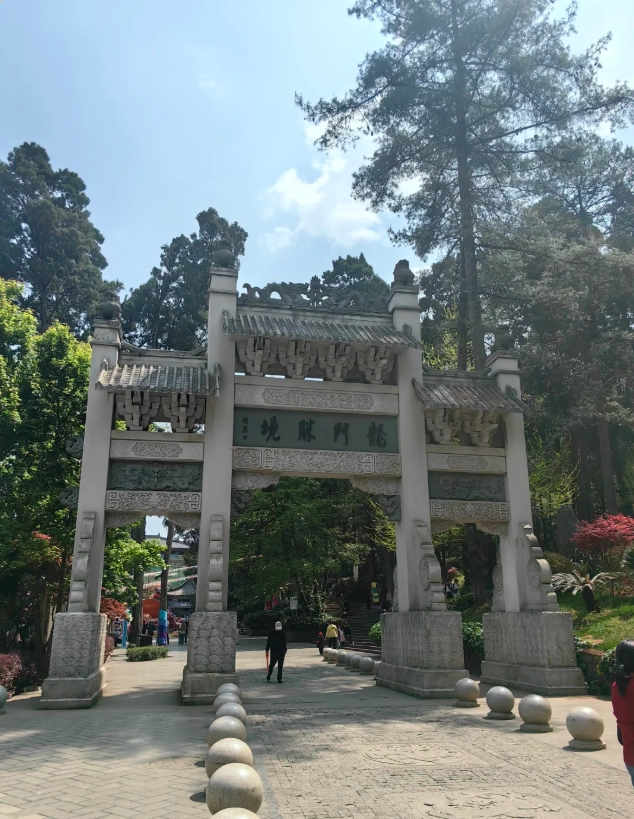 how to visit Western Hills Dragon Gate how to visit Western Hills Dragon Gate