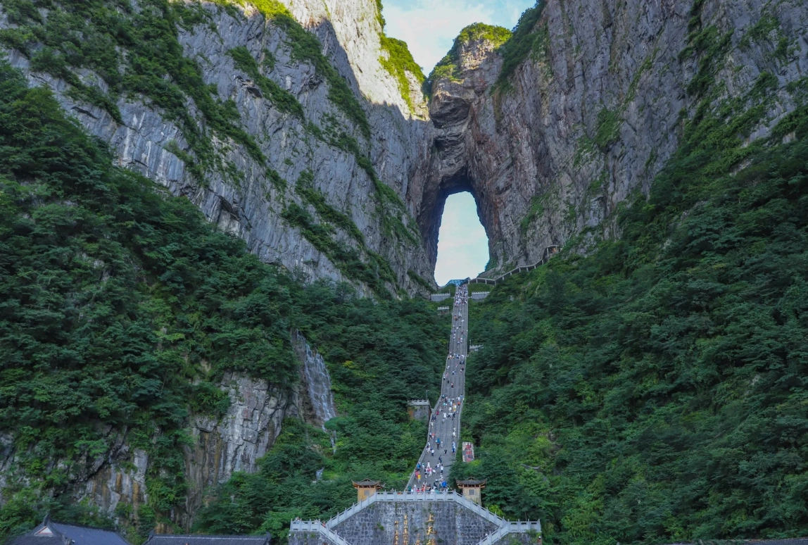 Tianmen Mountain 1 day tour: Cable car, skywalk & time-saving tips