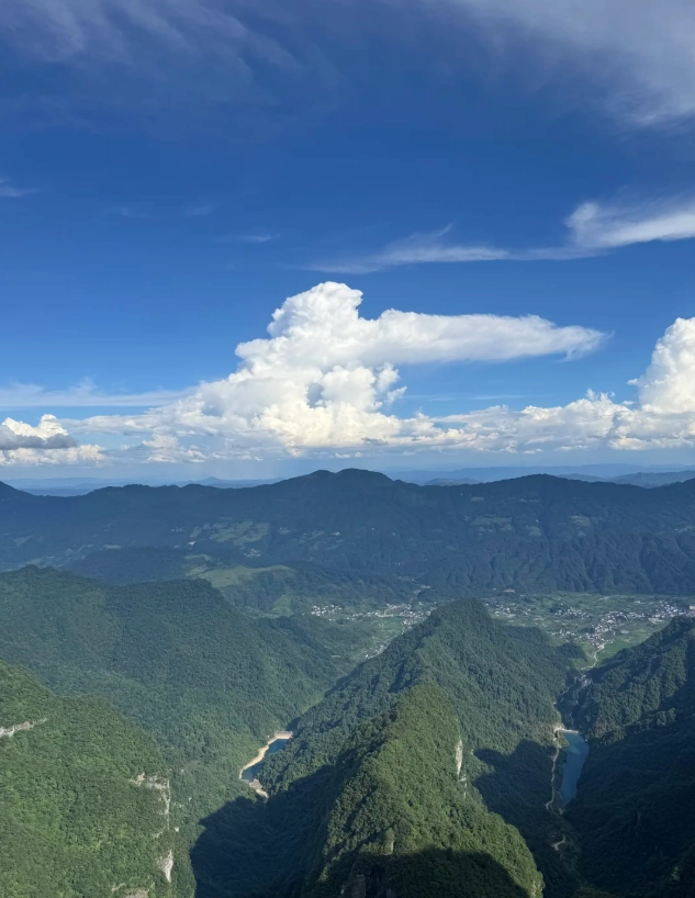 Tianmen Mountain glass skywalk