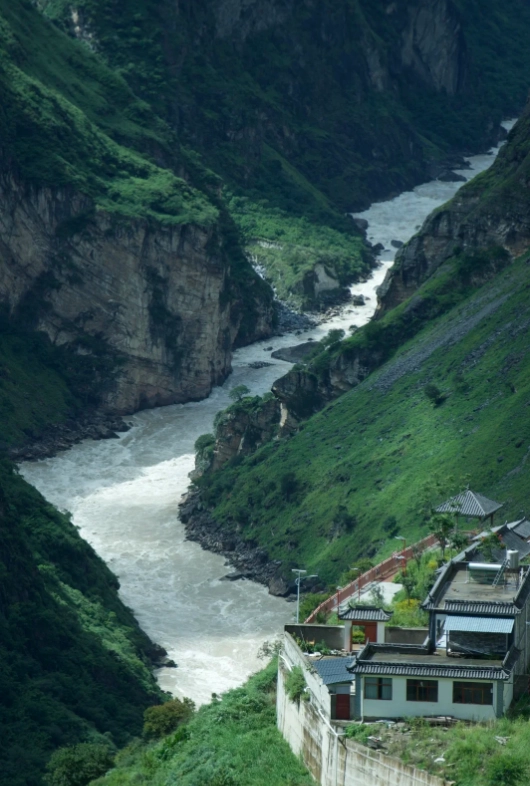 Tiger Leaping Gorge from Lijiang Tiger Leaping Gorge from Lijiang