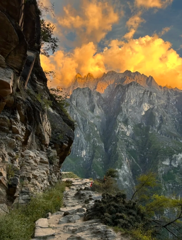 how to hike tiger leaping gorge how to hike tiger leaping gorge
