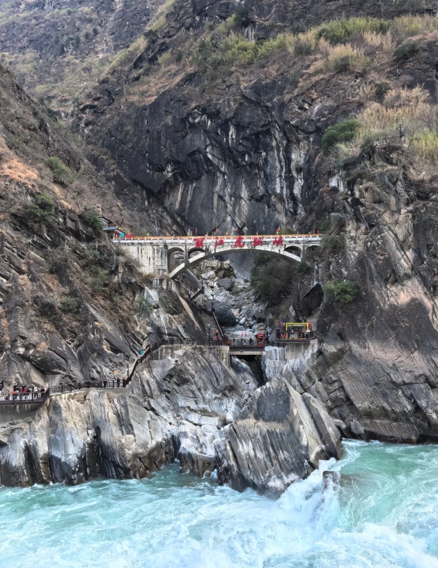 visiting Tiger Leaping Gorge visiting Tiger Leaping Gorge