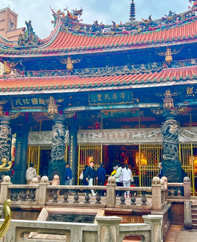 Longshan Temple opening hours Longshan Temple opening hours