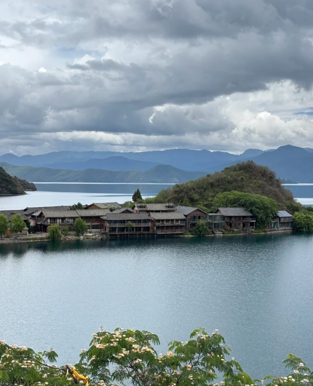 Lugu Lake accommodation Lugu Lake accommodation