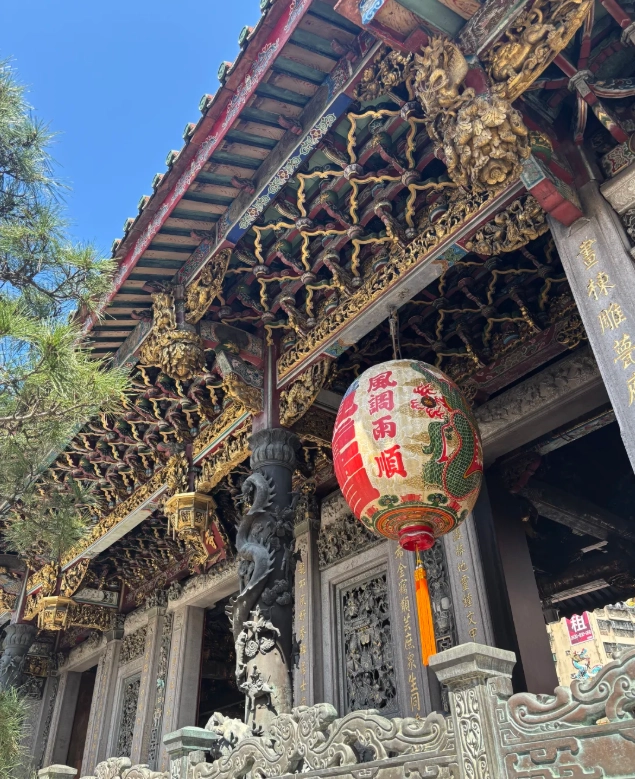 Longshan Temple: How to Visit Like a Local