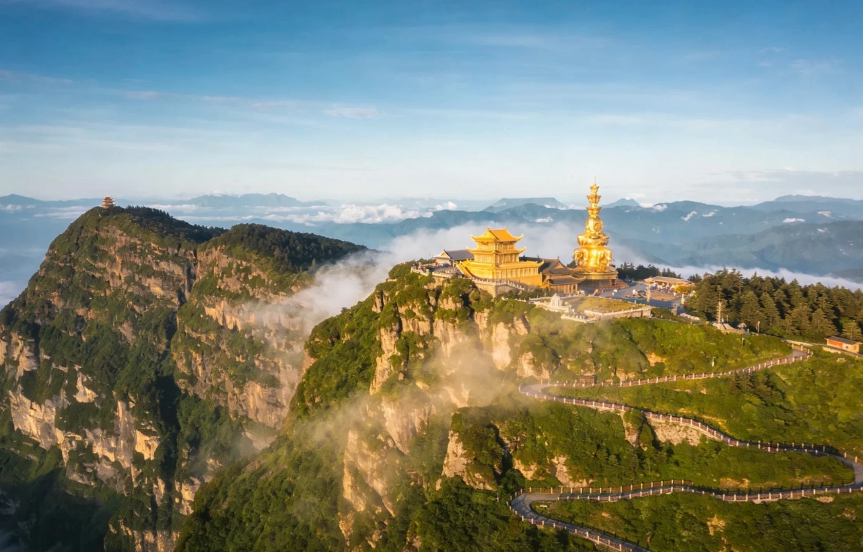 Mount Emei English Guide: Avoid Crowds & See Golden Summit