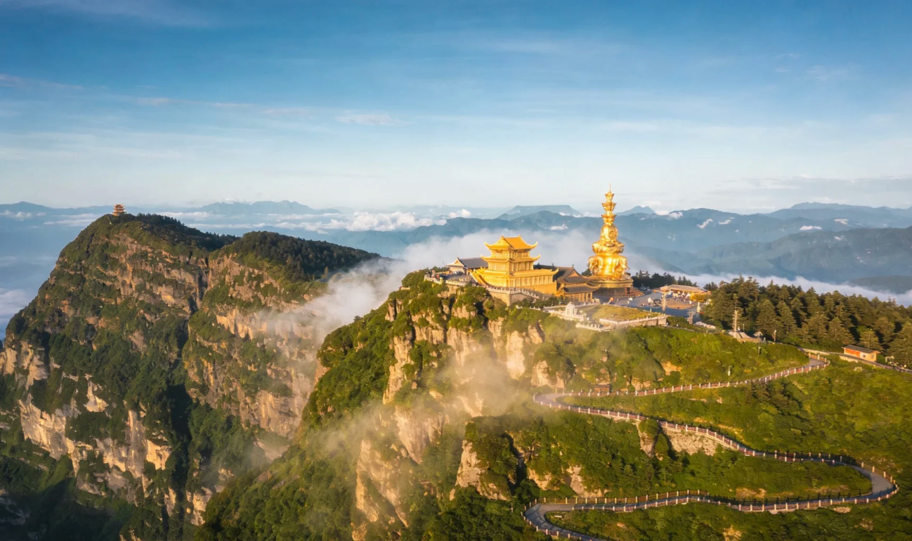 Mount Emei Hiking Trail: Avoid Crowds with My Back-Route Plan