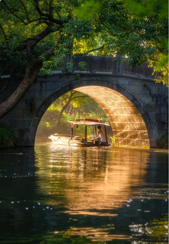 West Lake taxi
