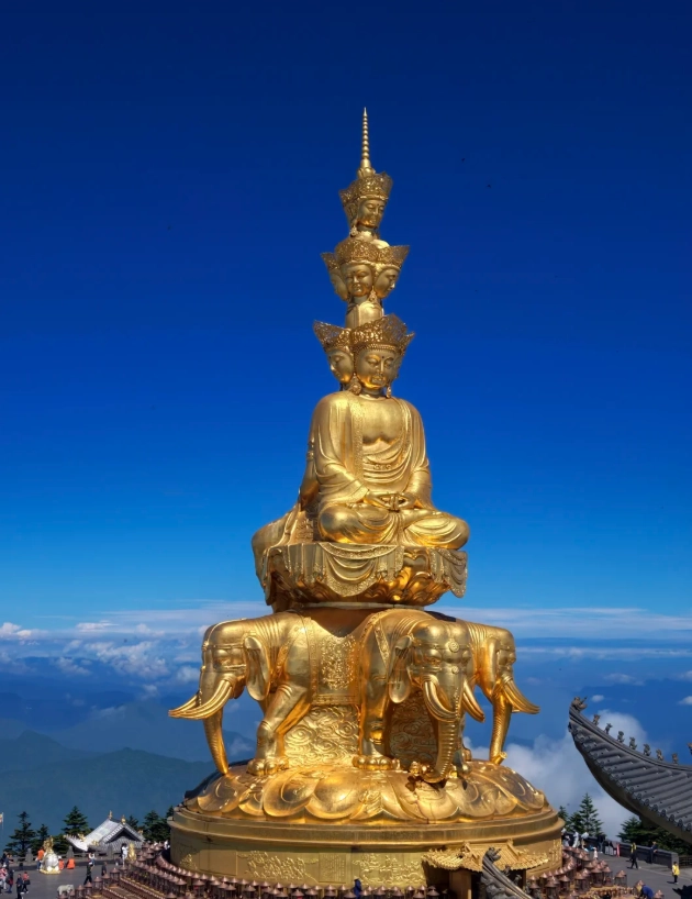 Is Mount Emei worth visiting: 5 reasons to go & 1 to skip