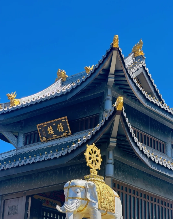 Mount Emei hiking seasons Mount Emei hiking seasons