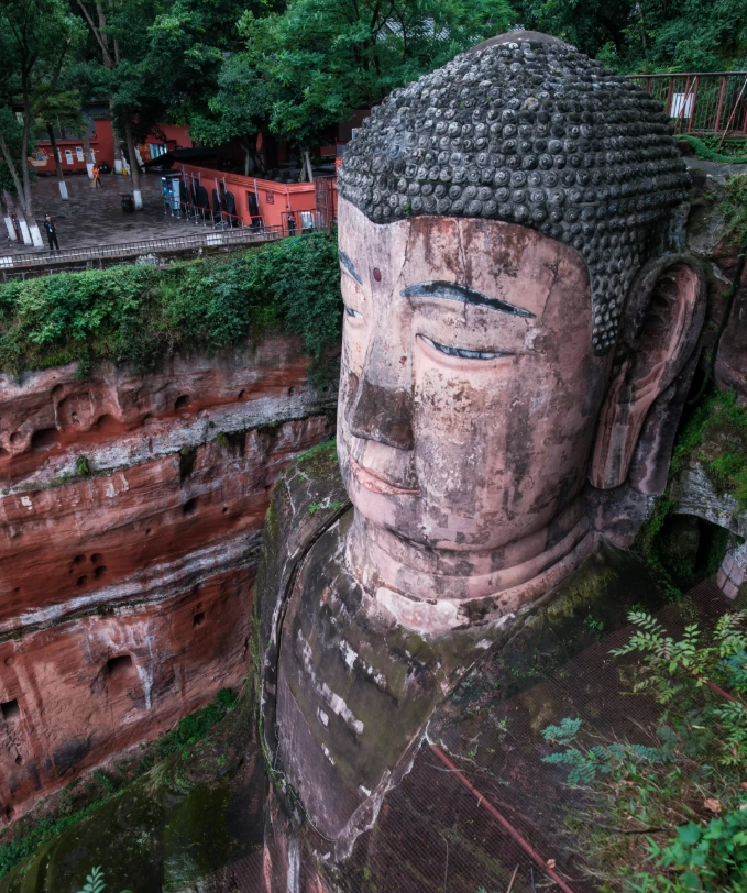 Best Time to Visit Leshan Giant Buddha: Skip the Crowds & Heat