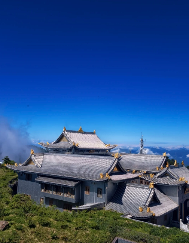 Golden Summit photography