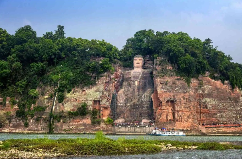 Leshan budget travel: See the Giant Buddha without breaking the bank
