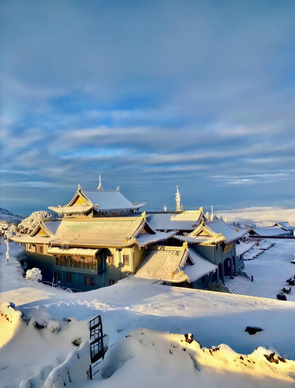 best time to visit Mount Emei