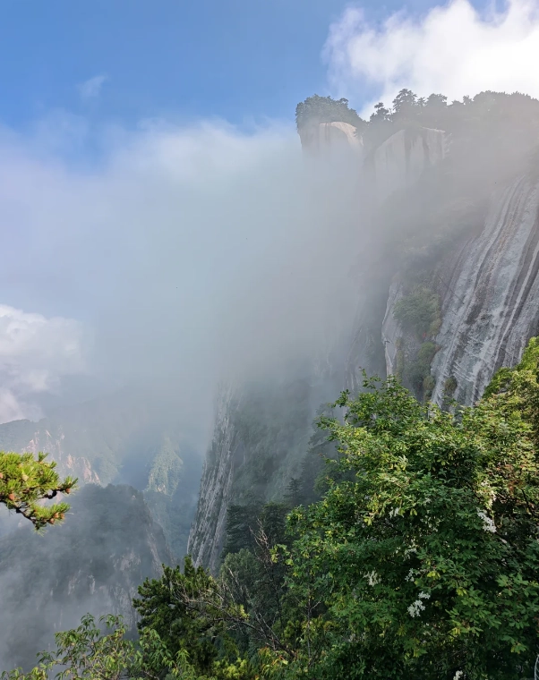 Mount Hua Opening Hours: When to Go & How to Avoid Crowds