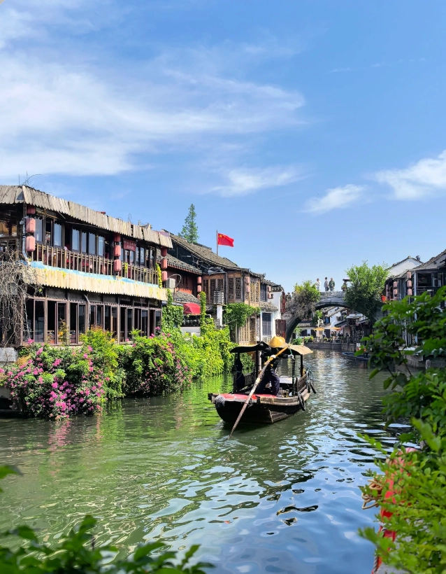 Zhujiajiao Water Town: Beat the Crowds & Save Money