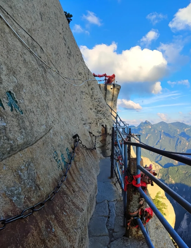 ancient plank road Huashan ancient plank road Huashan