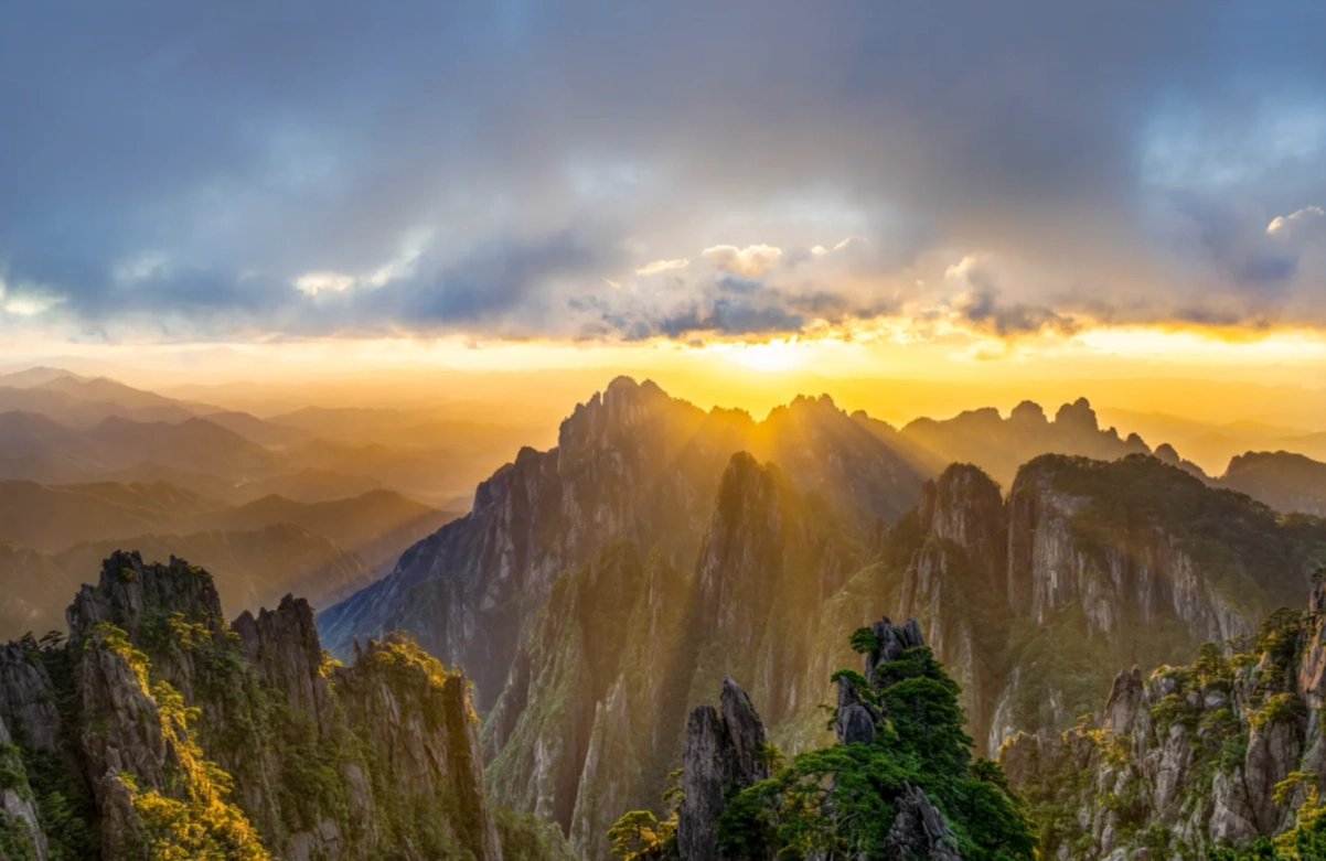 How to Visit Yellow Mountain: Skip the Crowds & Save Time