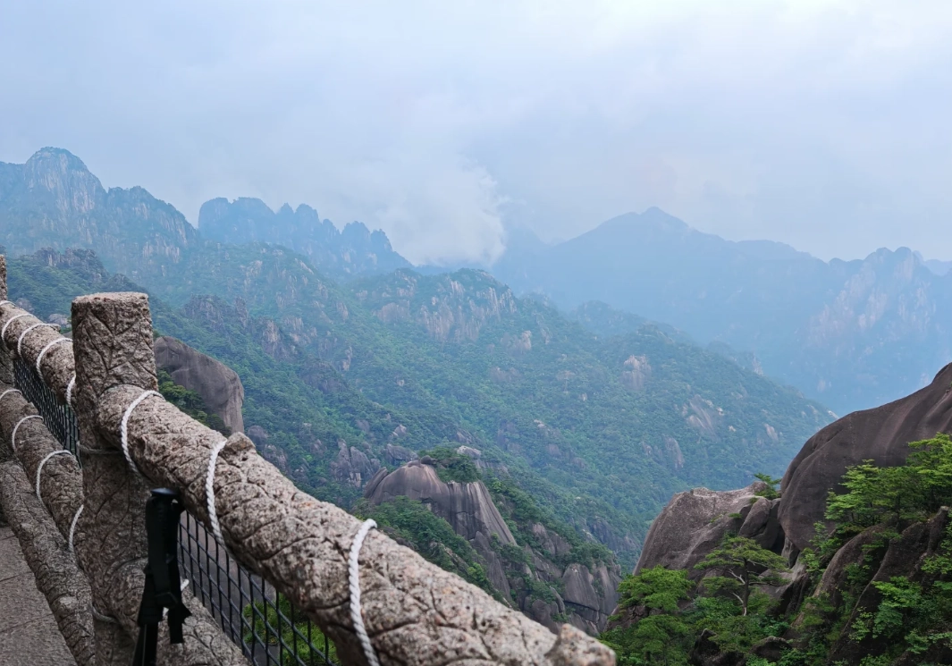 Huangshan overnight hiking Huangshan overnight hiking