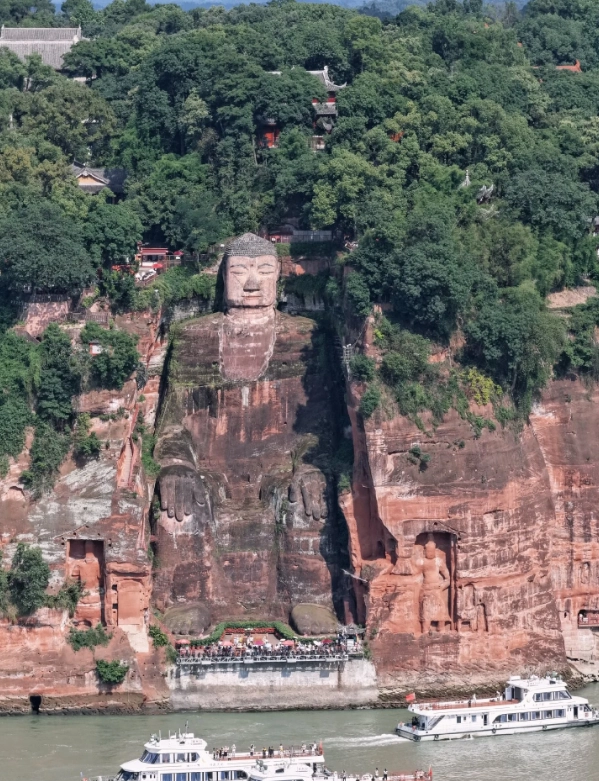 Leshan accommodation tips