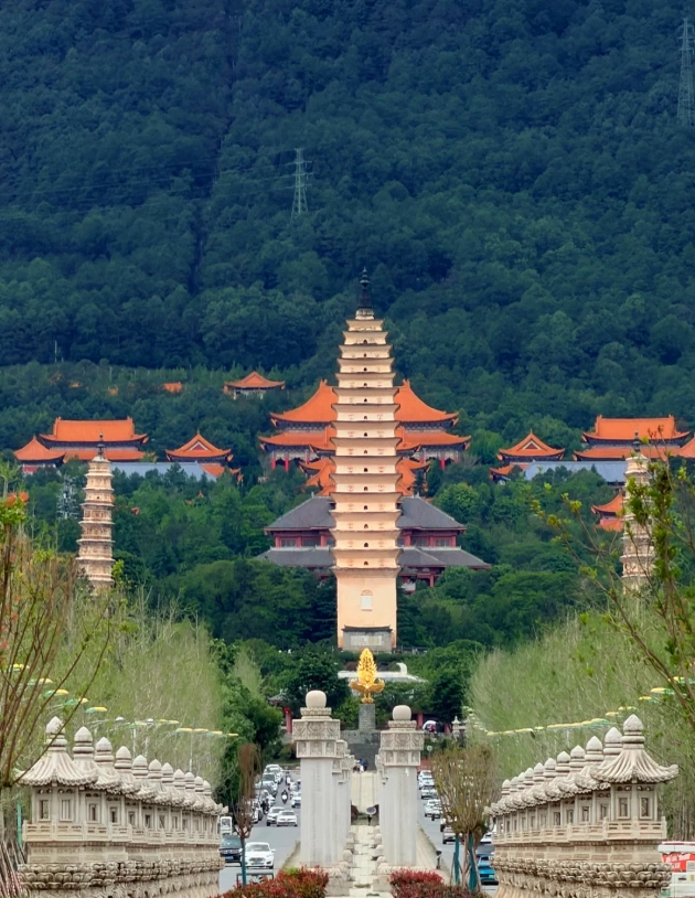 Best Time to Visit Chongsheng Temple Three-Pagoda: Avoid Crowds & Heat
