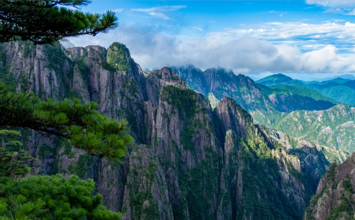 best time to visit Yellow Mountain