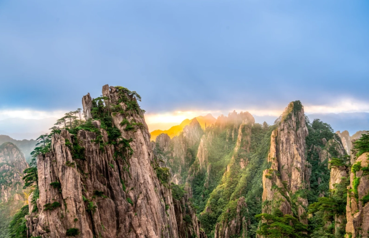 Yellow Mountain hiking routes