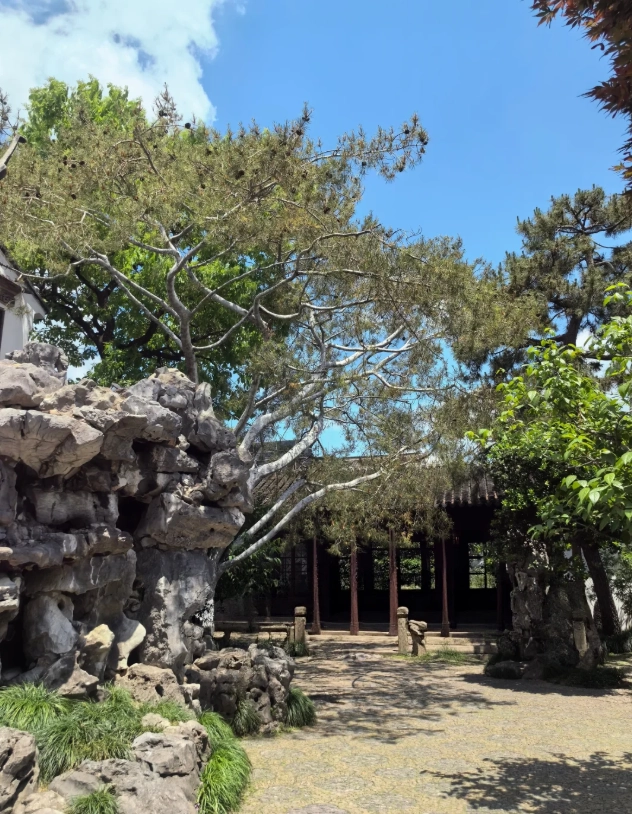 avoid crowds suzhou garden avoid crowds suzhou garden