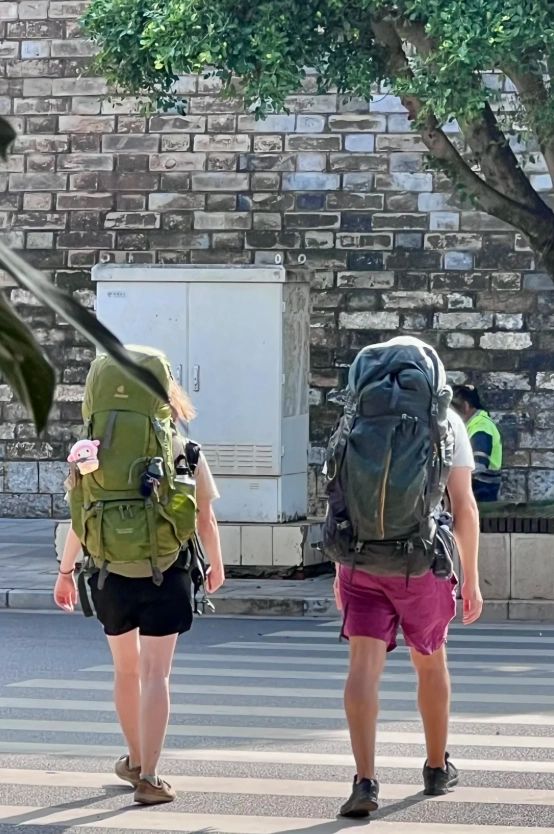china budget travel
