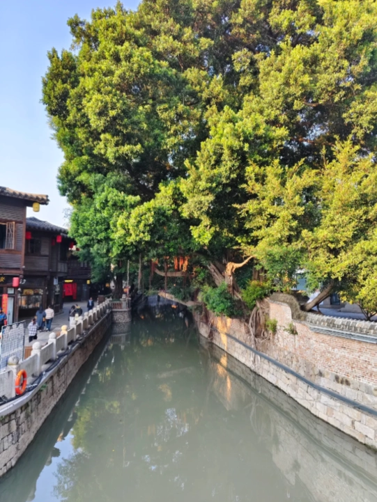 how to visit Three Lanes and Seven Alleys