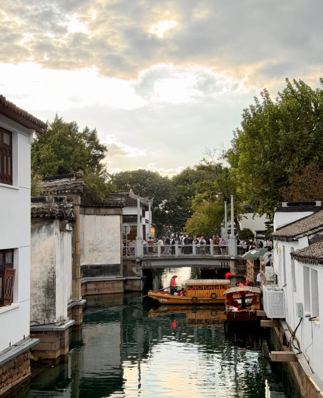 Suzhou canal walk Suzhou canal walk