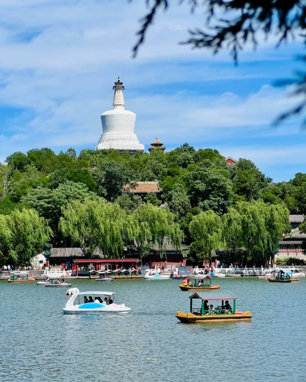 Best Time of Day to Visit Beihai Park: Avoid Crowds