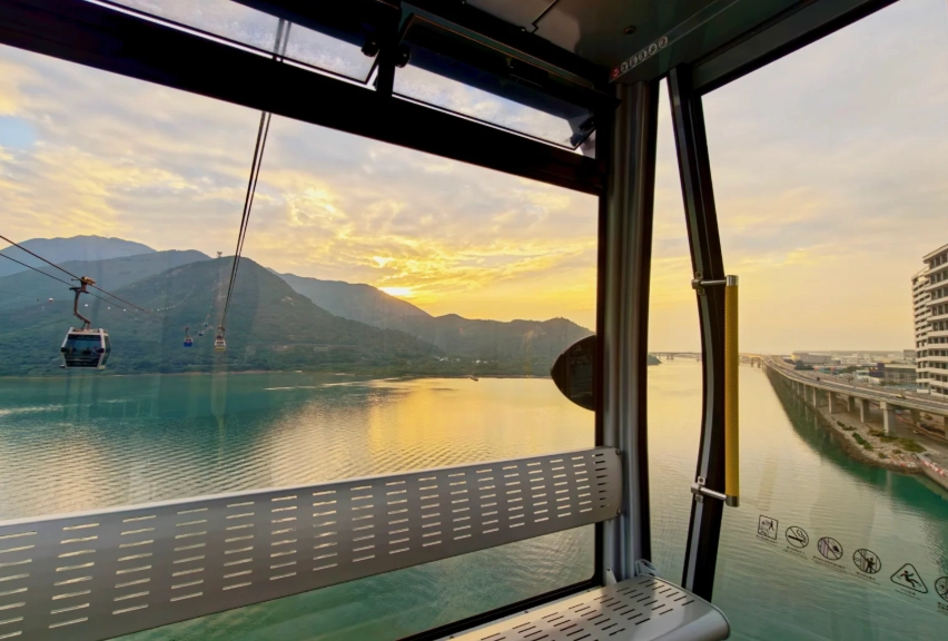 Ngong Ping 360 Crystal Cabin Ticket: What Nobody Tells You