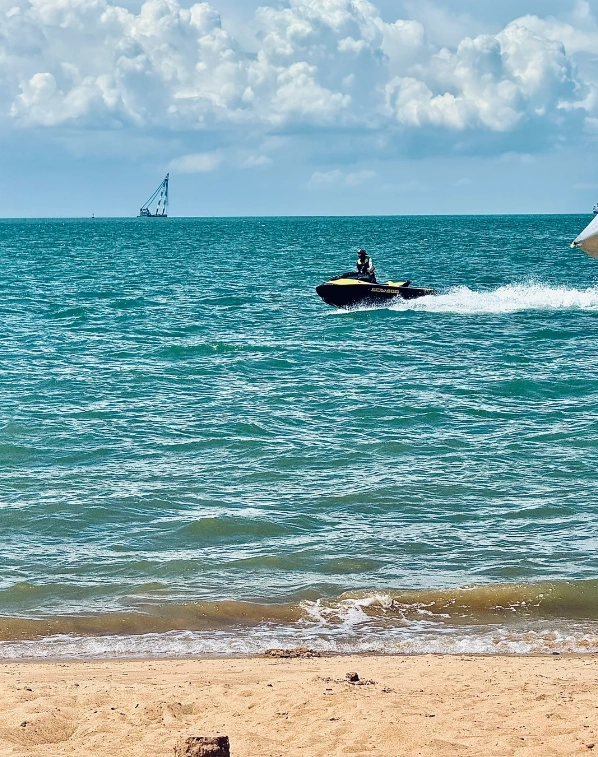 Holiday Beach Haikou directions