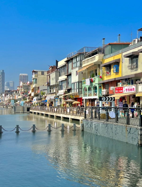 How to Get to Shapowei Art Zone by Bus: Skip the Tourist Taxi