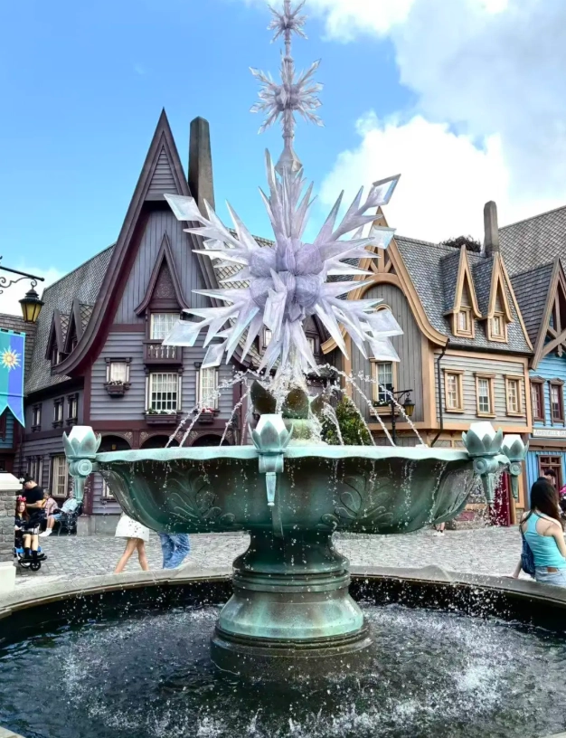 book Hong Kong Disneyland