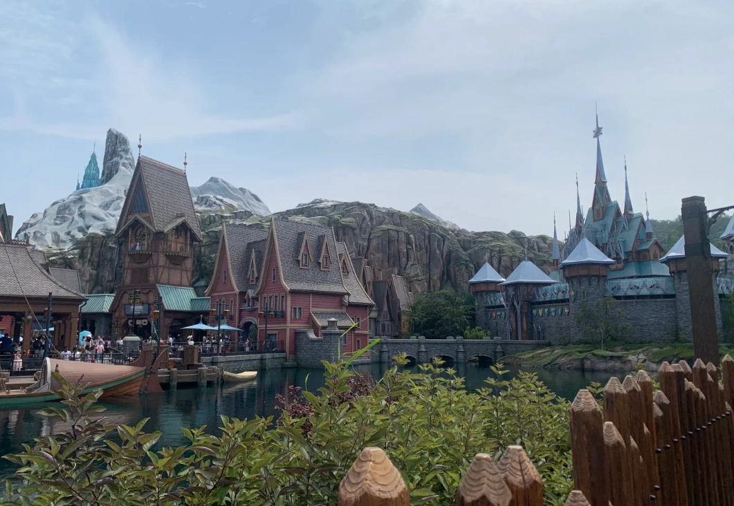 Hong Kong Disneyland transportation