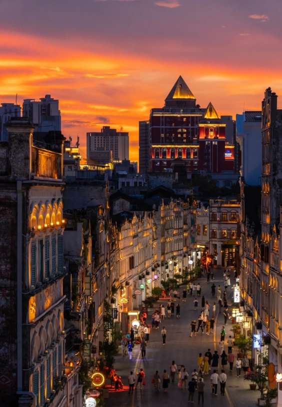 Haikou Qilou Old Street Photo Spots: Best Angles & Crowd-Free Times