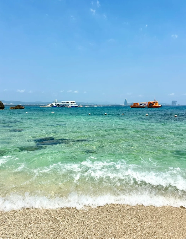 Wuzhizhou Island vs other Hainan islands Wuzhizhou Island vs other Hainan islands