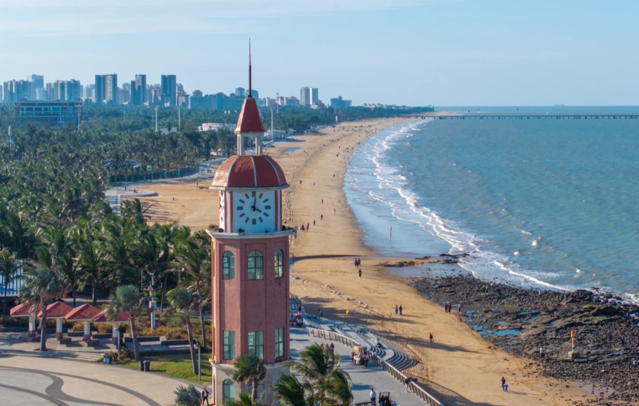 Holiday Beach Haikou half-day tour: Avoid crowds & enjoy the best sunset