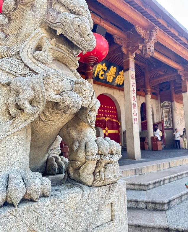 Nanputuo Temple: How to Visit Like a Local Without the Crowds