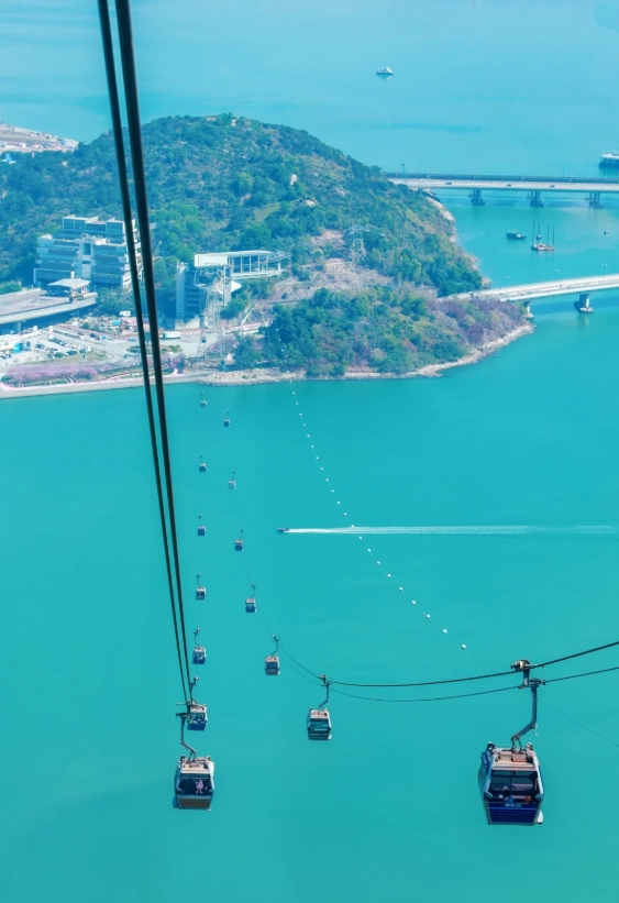 Hong Kong travel family