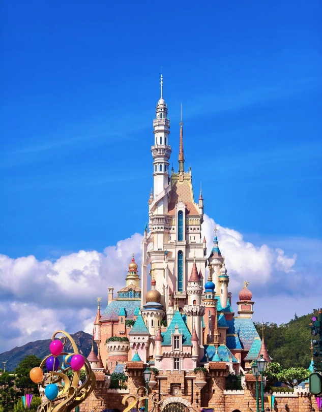 Hong Kong Disneyland vs Shanghai Disneyland Hong Kong Disneyland vs Shanghai Disneyland