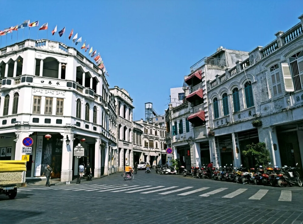 How to Travel Around Haikou: Smart Routes & Money-Saving Tips