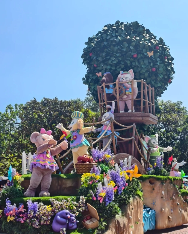 Hong Kong Disneyland crowd Hong Kong Disneyland crowd