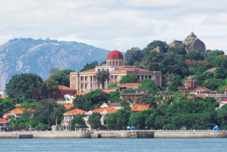 Best time to visit Gulangyu Island: Avoid crowds & heat