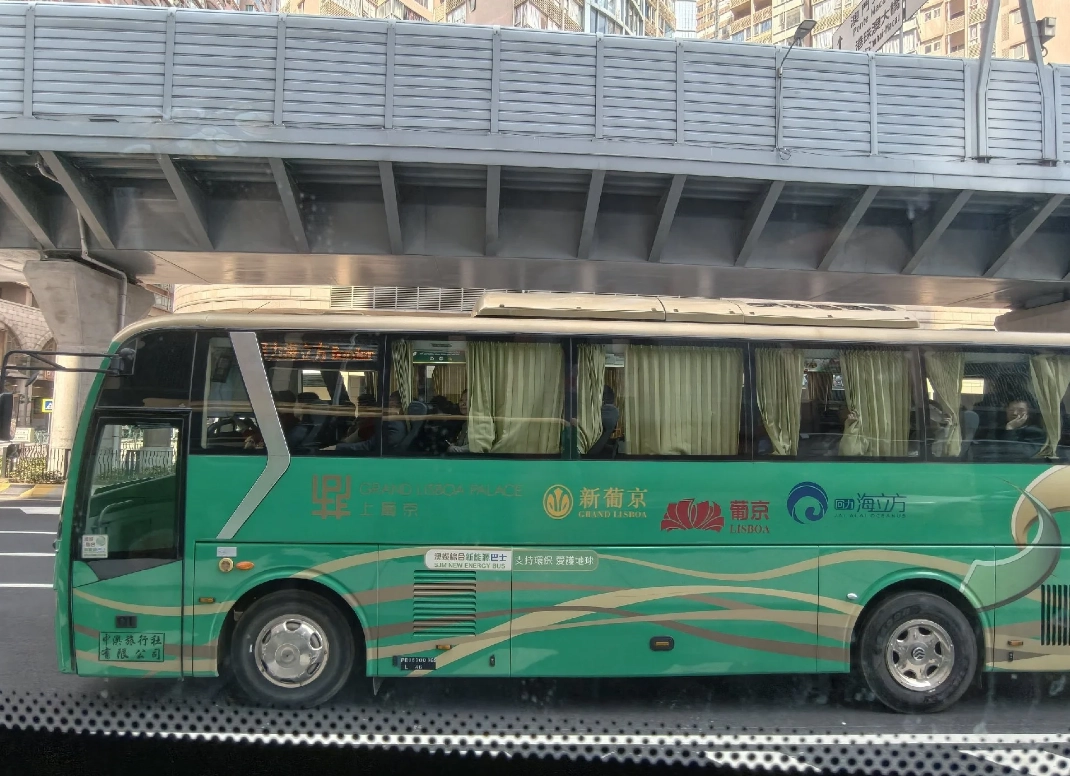 Hong Kong Zhuhai Macau Bridge shuttle bus Hong Kong Zhuhai Macau Bridge shuttle bus