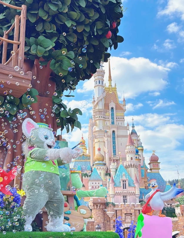 Hong Kong Disneyland guide Hong Kong Disneyland guide