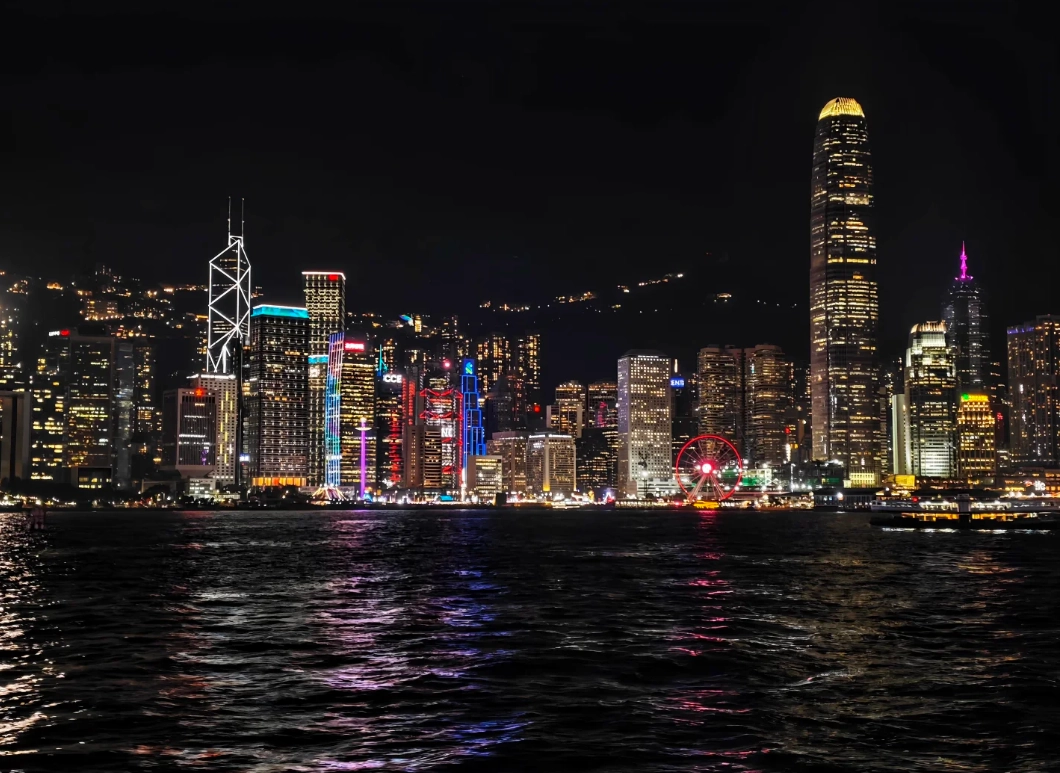 Hong Kong Travel Itinerary: 3 Days of Must-See Sights & Local Eats