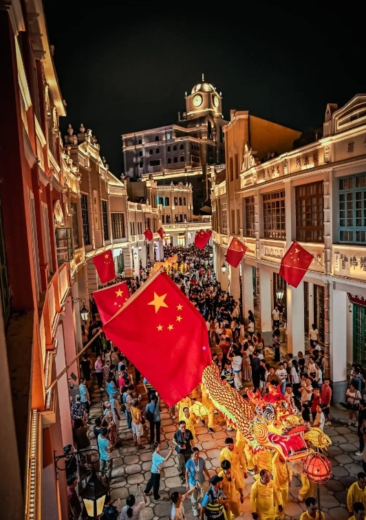 night photography Shanghai pedestrian street night photography Shanghai pedestrian street